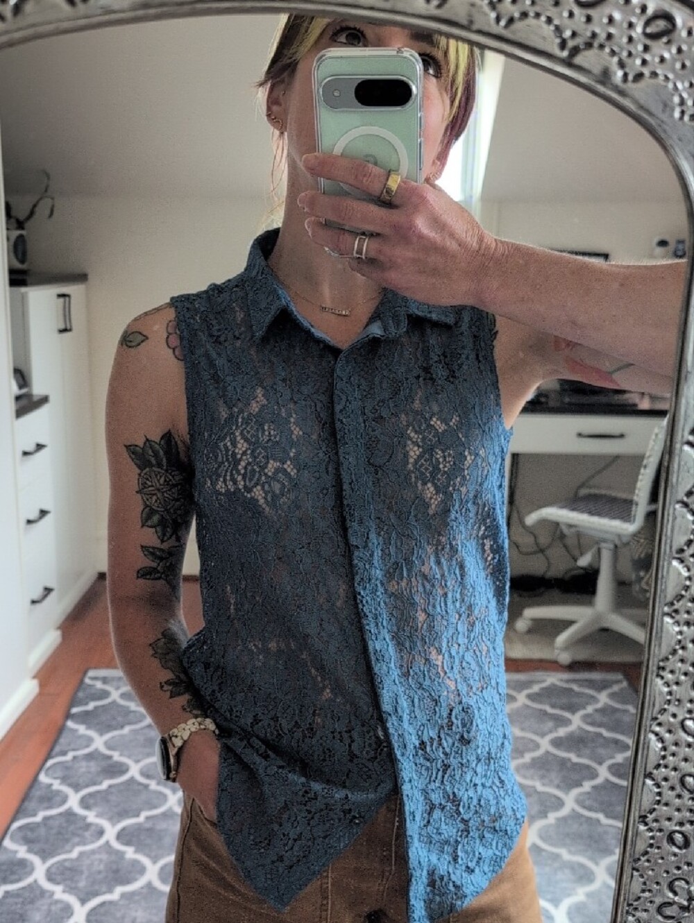 Wildfang Blue Sleeveless Lace Button-Down Shirt